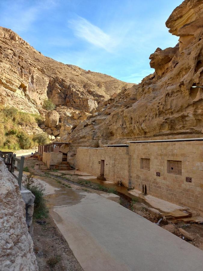 Afra Hot Springs Chalets At-Tafilah Exteriér fotografie