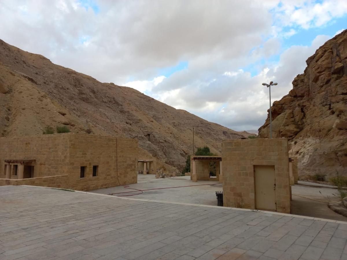 Afra Hot Springs Chalets At-Tafilah Exteriér fotografie