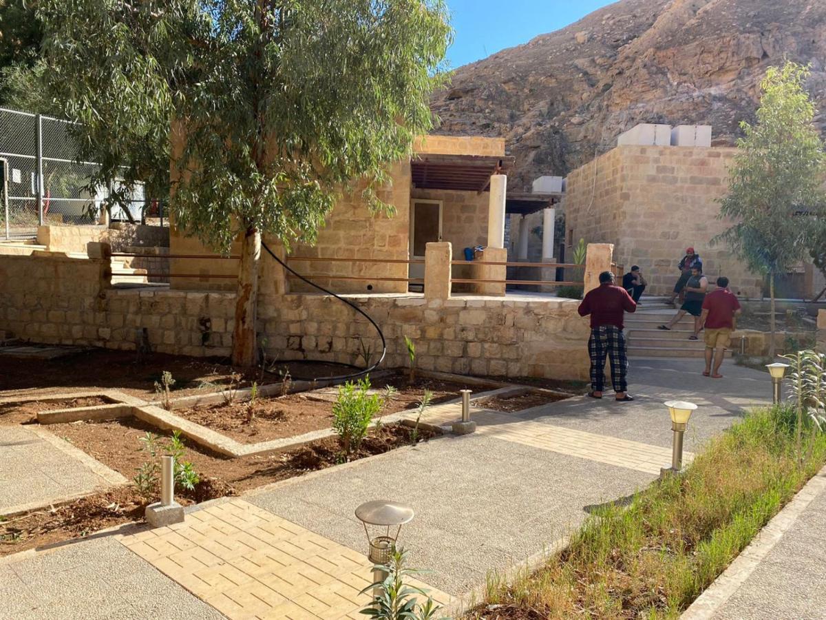 Afra Hot Springs Chalets At-Tafilah Exteriér fotografie