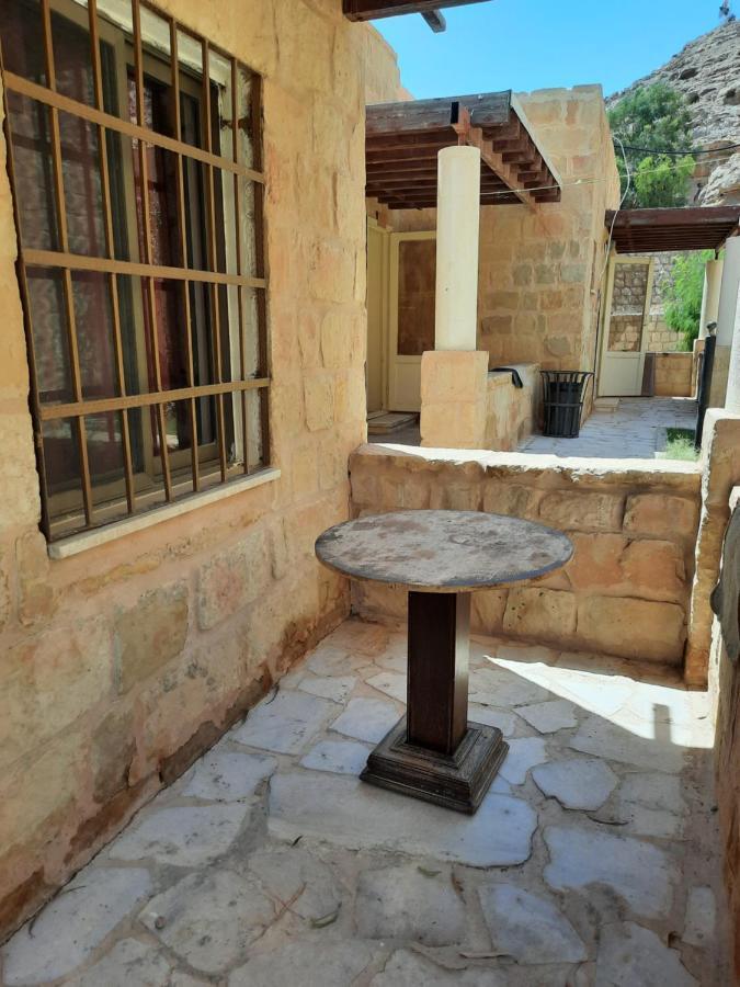 Afra Hot Springs Chalets At-Tafilah Exteriér fotografie